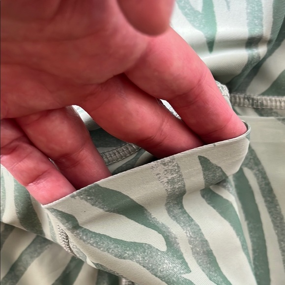 Xersion Green Zebra Print 7/8 ankle Leggings - Picture 2 of 3